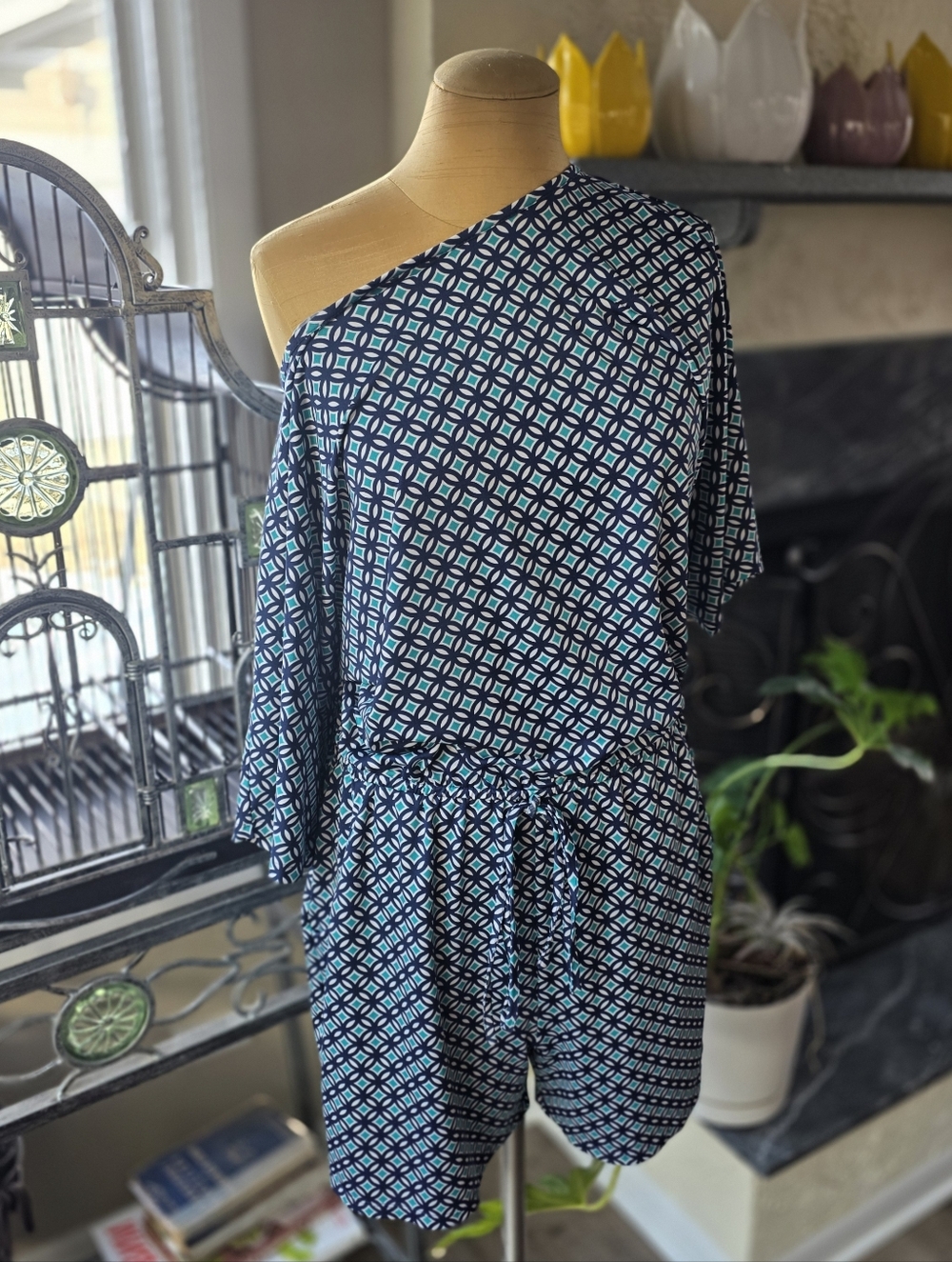 Jessica Howard One Shoulder Romper Blue Geometric Print Size M - Picture 4 of 5
